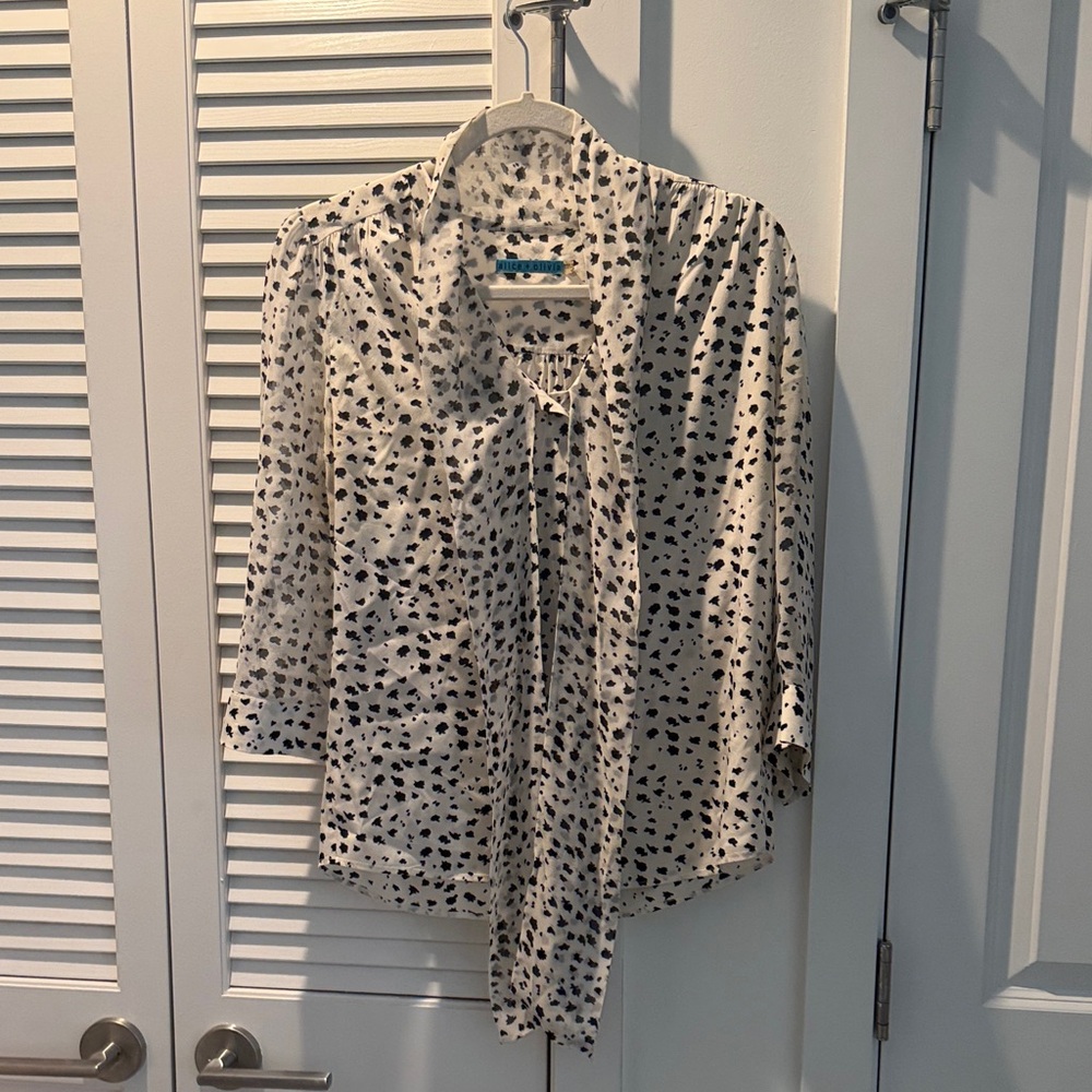 Alice + Olivia Black and White Abstract Blouse